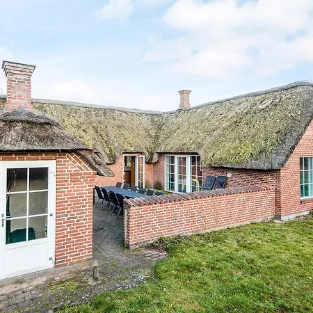 Xciii Holiday home *