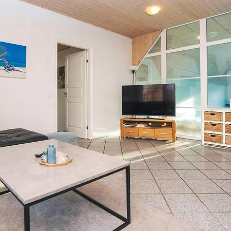 Holiday home Xciii *